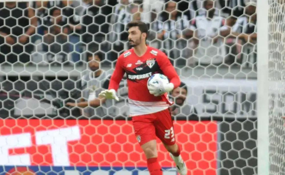 Rafael desmaia em campo, mas São Paulo vence Alianza Lima na Libertadores