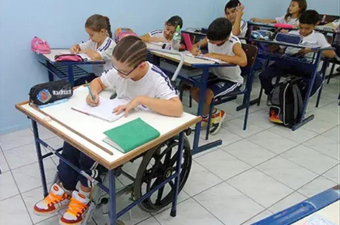 Senado analisa proposta de auxílio financeiro para estudantes PcD em 2025
