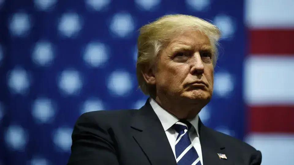 Trump propõe tarifa de 80% sobre a China e defende mercado aberto