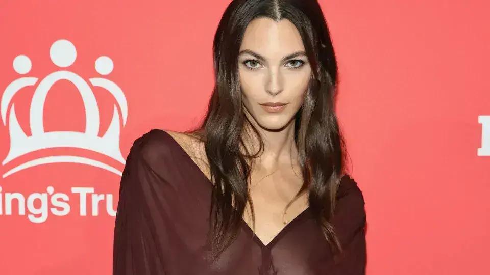 Vittoria Ceretti brilha no tapete vermelho da gala de Nova York