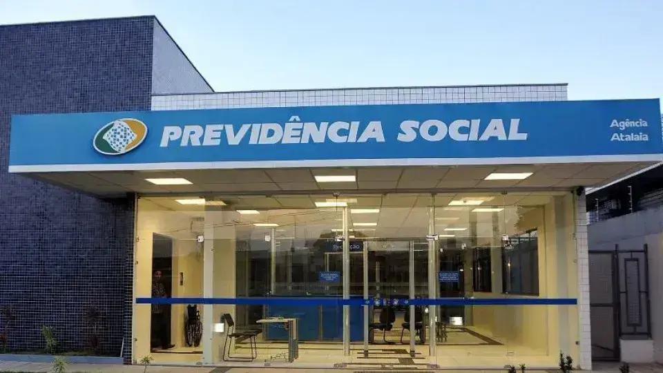 Aposentados do INSS enfrentam débitos automáticos indevidos em benefícios