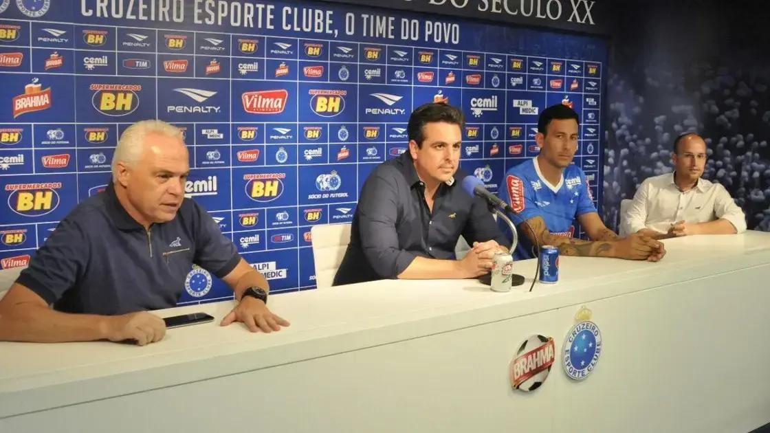 Bruno Vicintin se reencontra com ex-jogadores do Cruzeiro durante viagem à Argentina