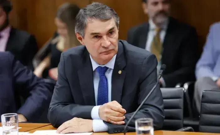 Câmara analisa proposta que permite contratação de recém-formados como estagiários
