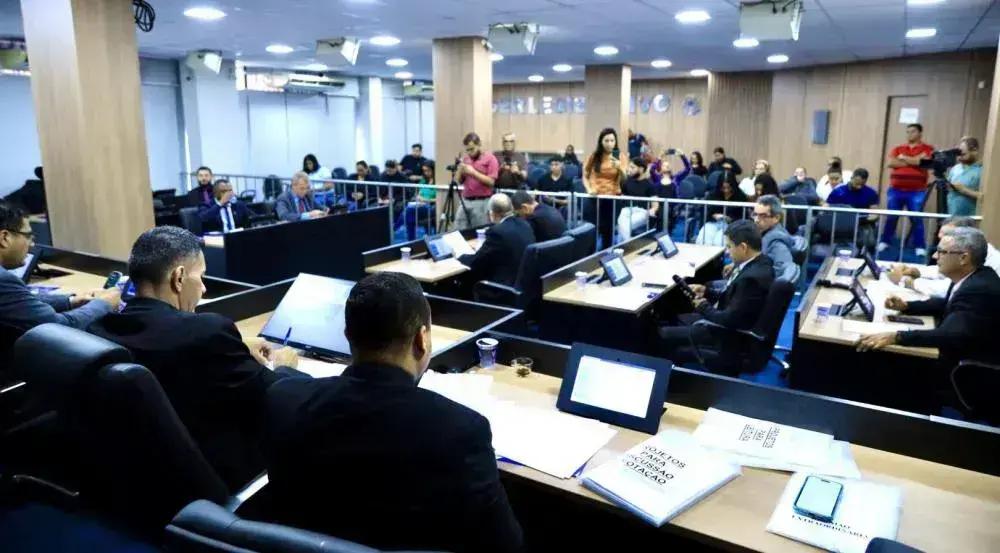 Câmara de Coronel Fabriciano aprova projetos e orçamento para 2026