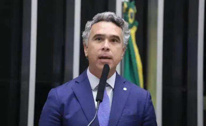 Câmara dos Deputados avança na atualização do ECA com educação básica gratuita