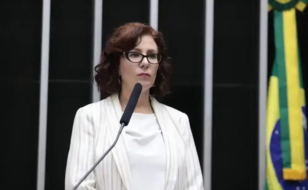Câmara dos Deputados deve cassar mandato de Carla Zambelli