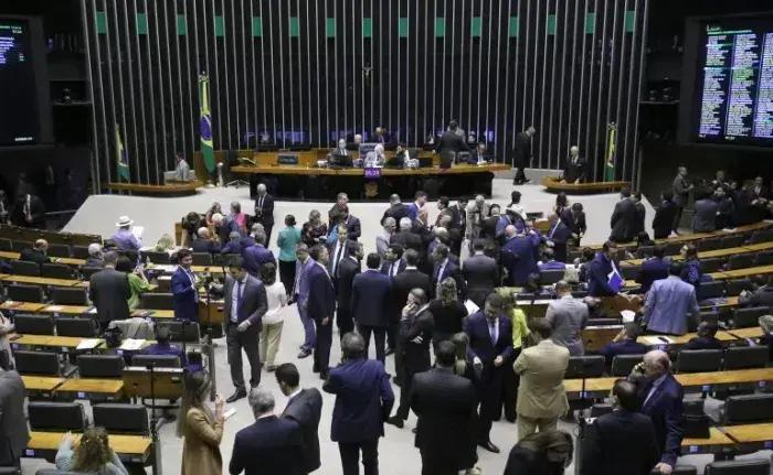 Câmara dos Deputados: votação do Fundo Nacional de Defesa Agropecuária hoje