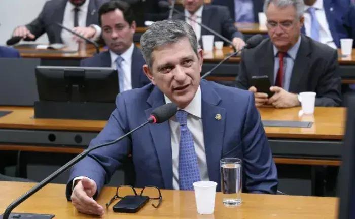 Comissão aprova proposta que regulamenta empréstimo consignado para trabalhadores do setor privado