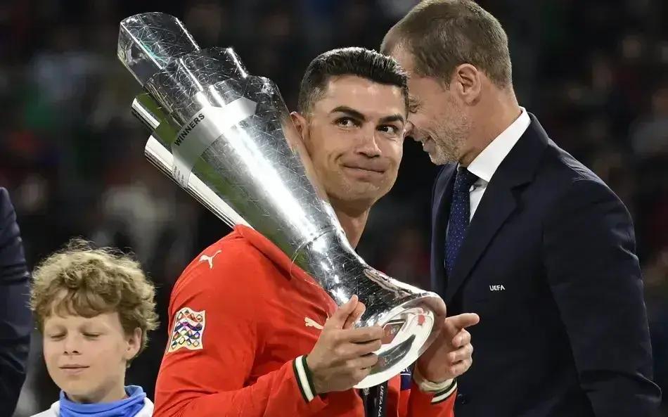 Cristiano Ronaldo reafirma sua permanência no Al-Nassr após especulações