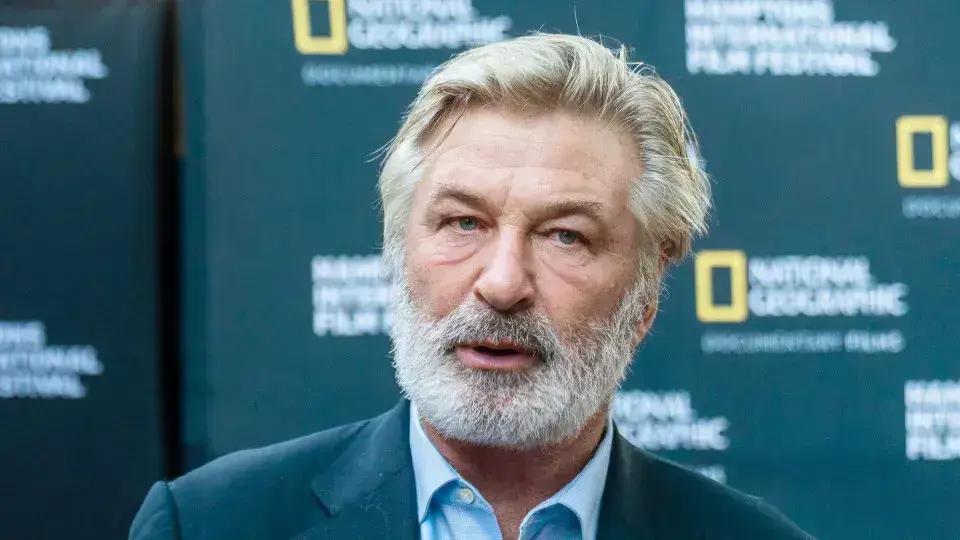 Equipe do filme 'Rust' atinge acordo judicial após tragédia no set