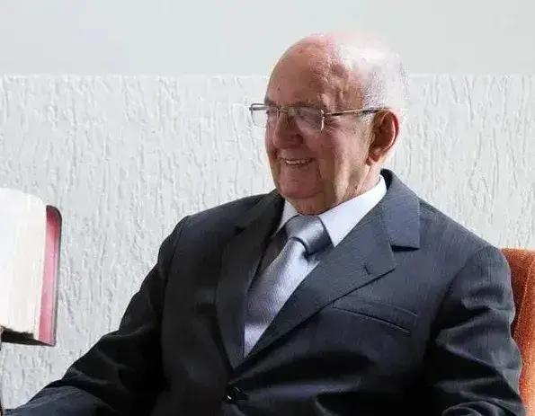 Falece Ildeu Bretas, fundador da rede de supermercados com 95 anos