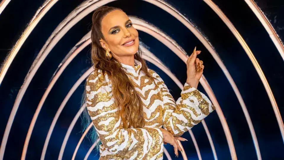 Ivete Sangalo apresenta nova turnê 'Clareou' com foco no samba
