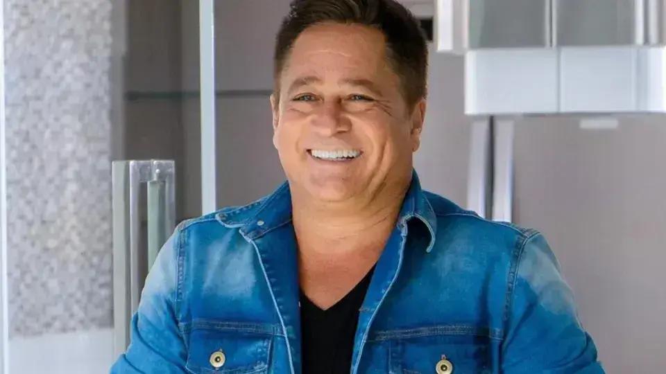 Leonardo responde com bom humor a críticas sobre show alcoolizado em Campina Grande