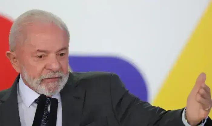 Lula chega a Paris para encontro bilateral e impulsiona relações com empresários