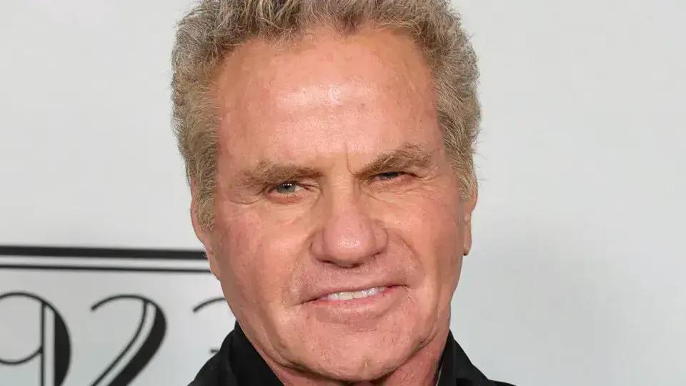 Martin Kove, de 'Cobra Kai', se envolve em polêmica após incidente com atriz