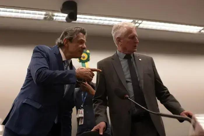 Nikolas Ferreira critica políticas de Lula e geram polêmica no Congresso