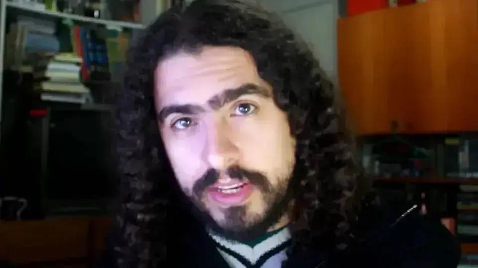 Pirula, o biólogo e youtuber com 1 milhão de seguidores, está internado após AVC