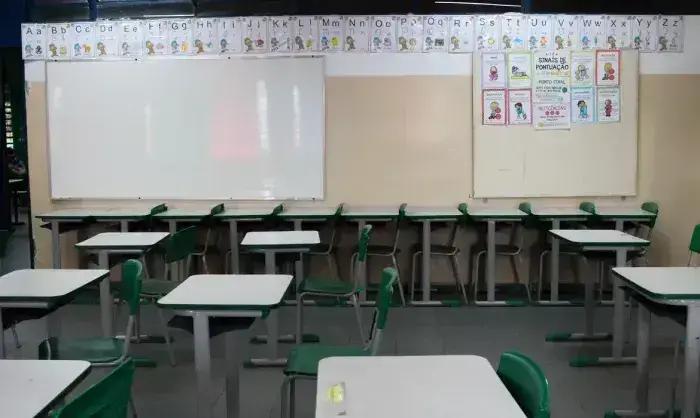 Prazo de 5 dias para São Paulo se manifestar sobre privatização das escolas