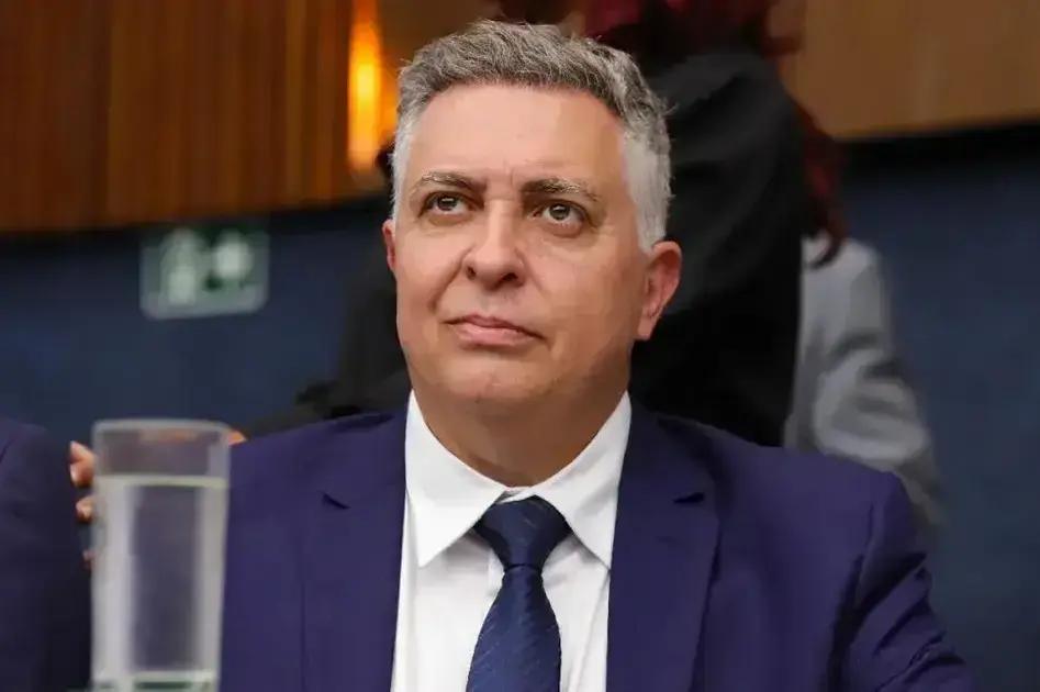 Prefeito de BH e autoridades brasileiras deixam Israel com segurança