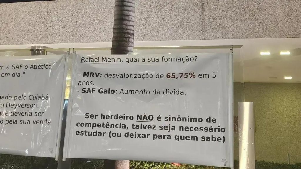 Protestos marcam sedes da MRV e Banco Inter contra diretoria do Atlético