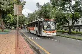 Relatos de usuários expõem desafios no transporte público em Ipatinga