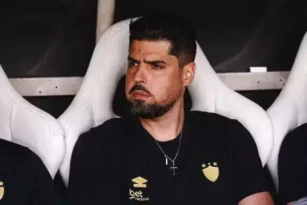 Sport Club do Recife demite António Oliveira após início conturbado