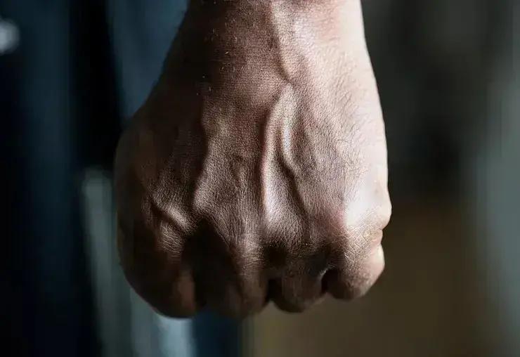 Agressão de filho contra mãe em Timóteo gera comoção