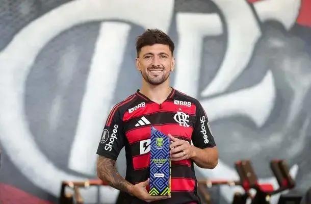 Arrascaeta se destaca e commentadores reconhecem talento na vitória do Flamengo