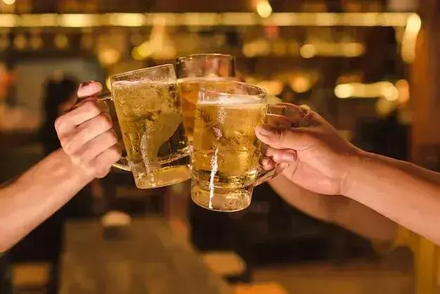 Briga entre mulheres em bar de Ipatinga resulta em três detenções e faca apreendida