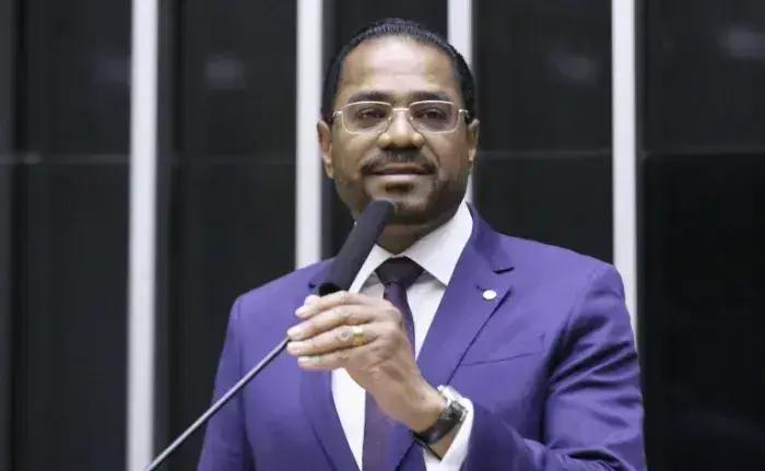 Câmara aprova projeto para facilitar cancelamento de contratos automáticos