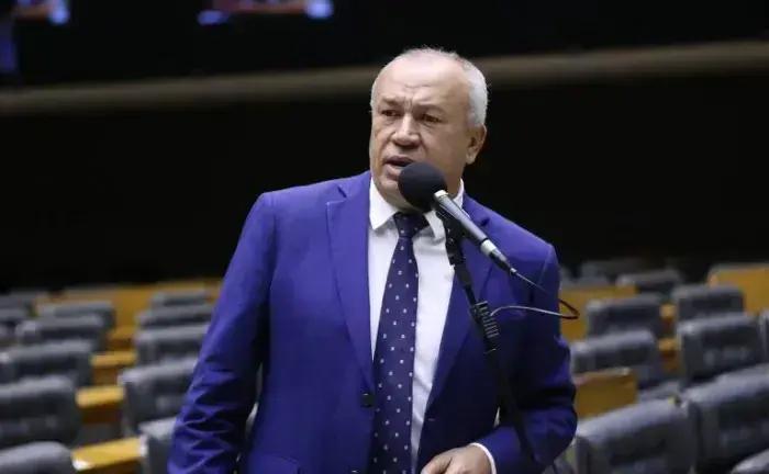 Câmara aprova 'Selo Amigo do Motorista' para apoio a caminhoneiros