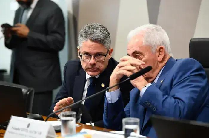 CCJ deve decidir sobre PEC que limita ações penais contra parlamentares