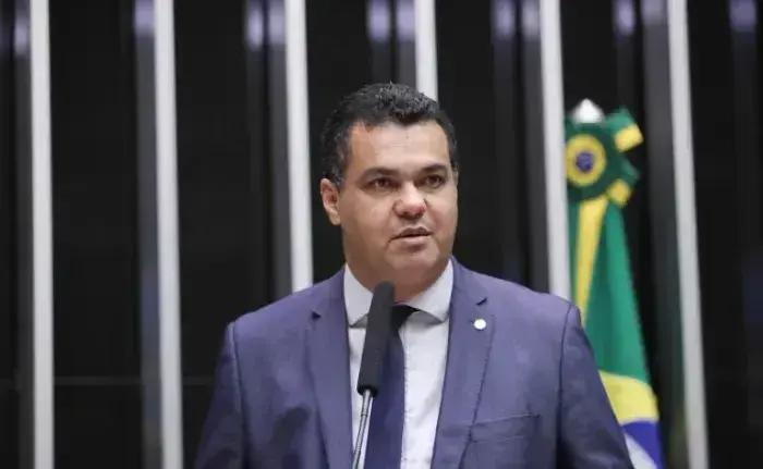 Comissão aprova projeto que exige consulta à PRF antes da transferência de rodovias