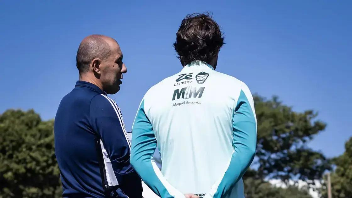 Cruzeiro se prepara para duelo contra o Bragantino com novidades no meio-campo
