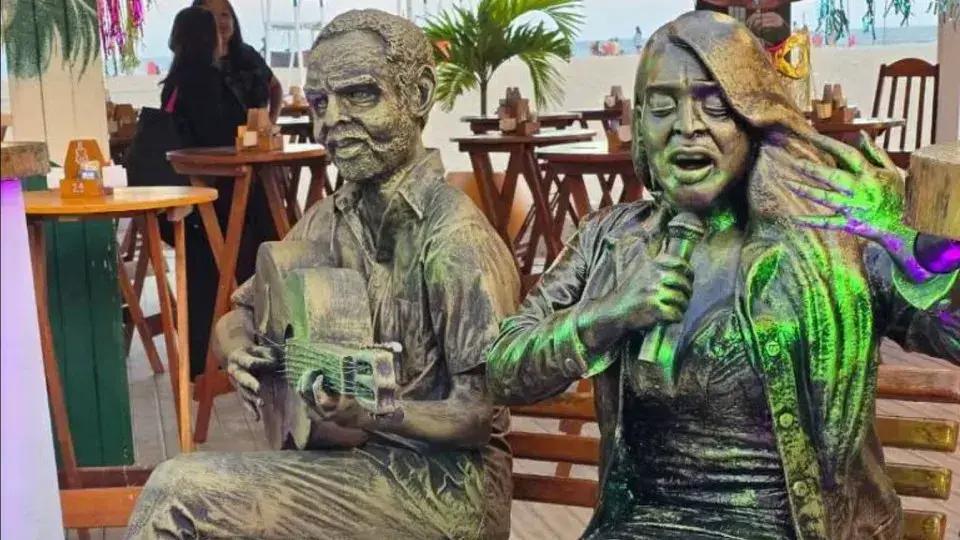 Estátua de Preta Gil é inaugurada em Copacabana em homenagem à artista