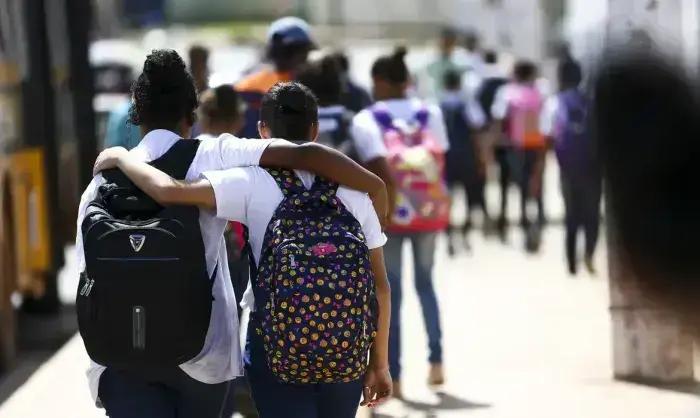 Governo intensifica vacinação contra HPV para jovens até dezembro