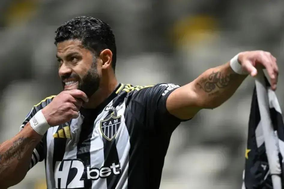 Hulk completa um ano sem gols em lances de bola rolando no Brasileirão