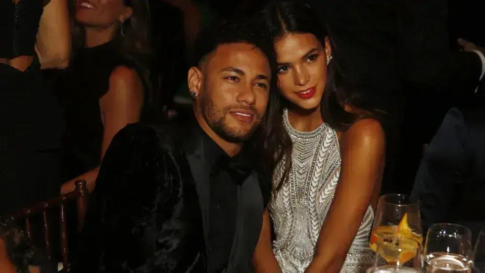 Neymar gera alvoroço ao curtir post com Bruna Marquezine