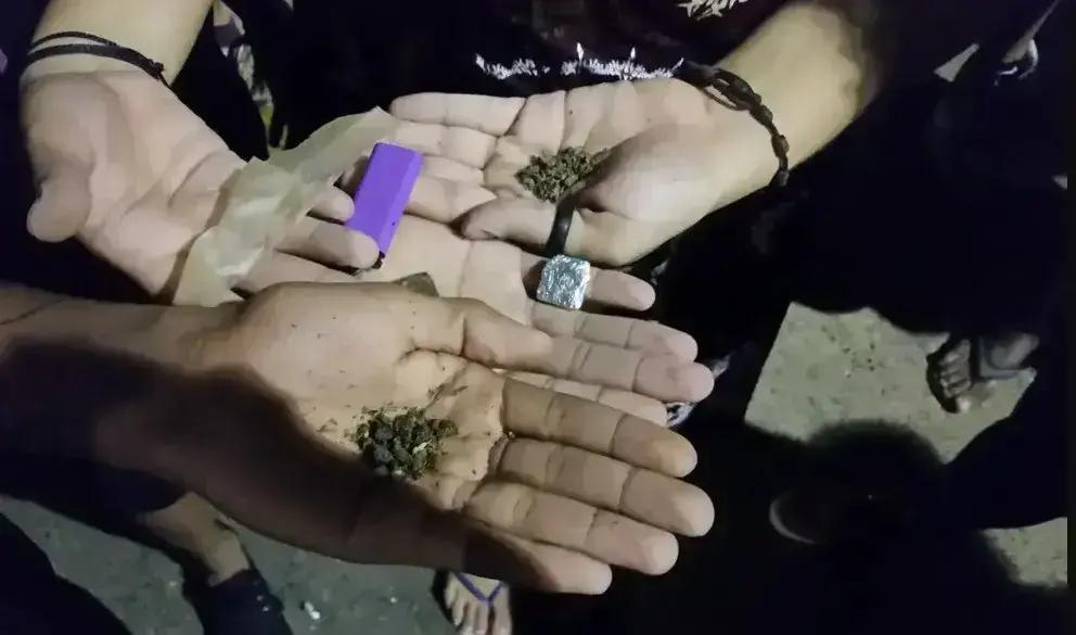 PM apreende adolescentes com drogas em Coronel Fabriciano