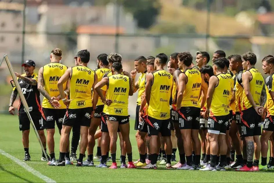 Sampaoli ainda não utilizou 14 jogadores no Atlético; confira a lista