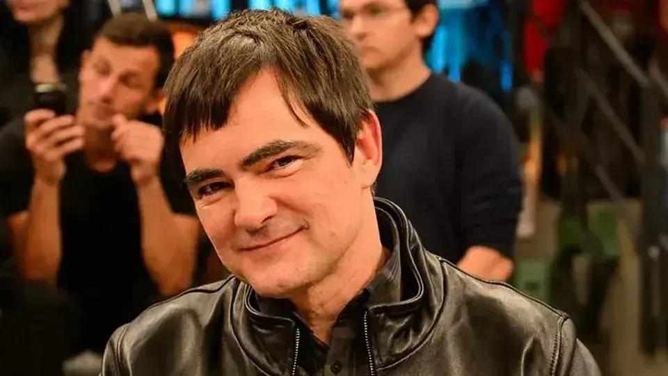 Samuel Rosa celebra o nascimento de sua quarta filha, Dora