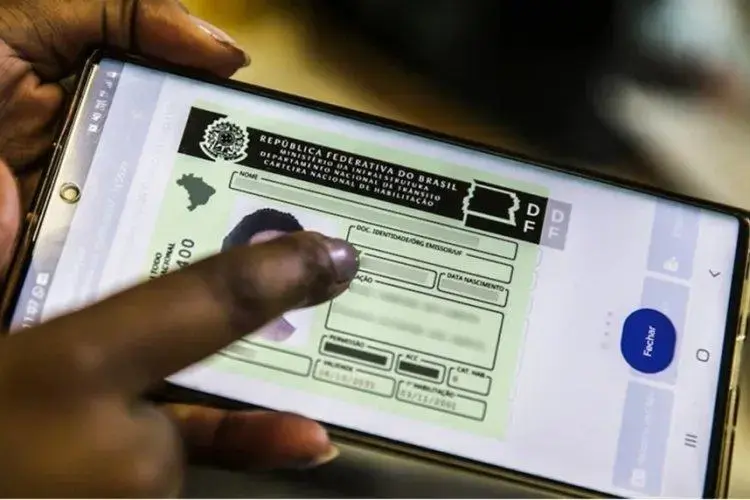 Exames da CNH com teto de R$ 180 em Minas